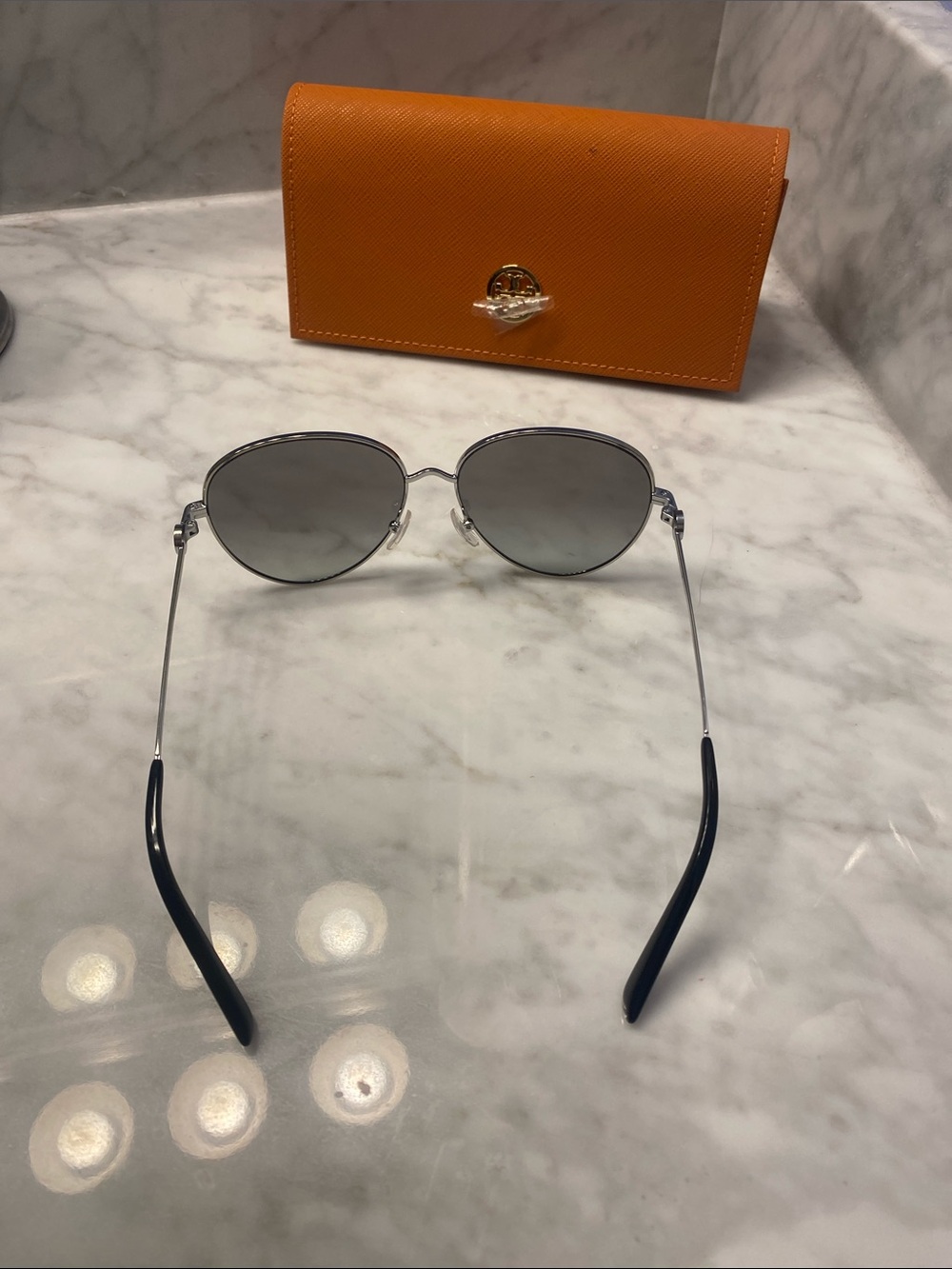 NWOT Tory Burch Orange Saffiano case and Aviator Sunglasses - Picture 4 of 13